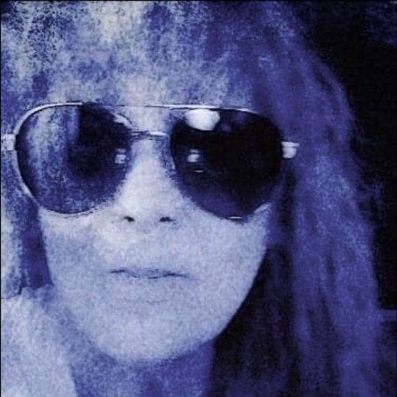 Meet your Posher, Paula - Picture 1 of 1